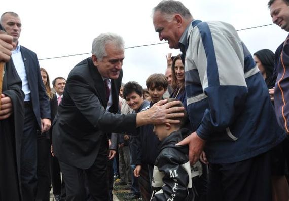 Kuršumlija 15.9.2012. g. - Predsednik Nikolić i vladika niški Jovan Purić obišli su manastir Sveti Nikola u Kuršumliji