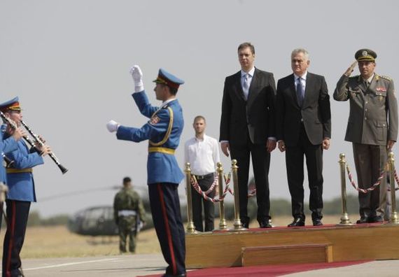 Beograd 2.9.2012. g. - Predsednik Nikolić i vicepremijer i ministar odbrane Aleksandar Vučić . Aeromiting 'Batajnica 2012'