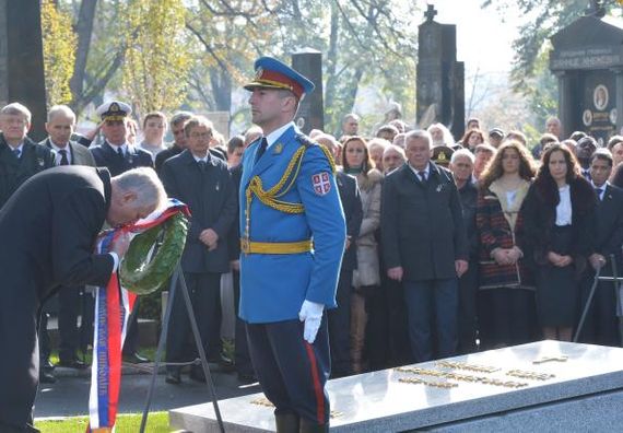 Beograd, 10.11.2013. god, Predsednik Nikolić na ceremoniji polaganja posmrnih ostataka Milunke Savić u Aleju velikana.