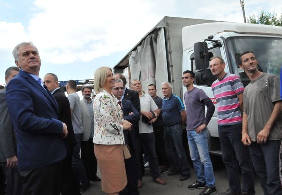 Kraljevo, 6.6.2014. god. Predsednik Nikolić u obilasku poplavljenih područija.