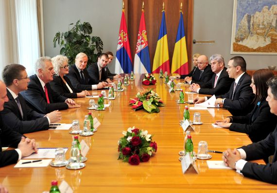 Beograd, 17.7.2014. god, Predsednik Nikolić sa  predsednikom Vlade Rumunije, Viktorom Pontom.