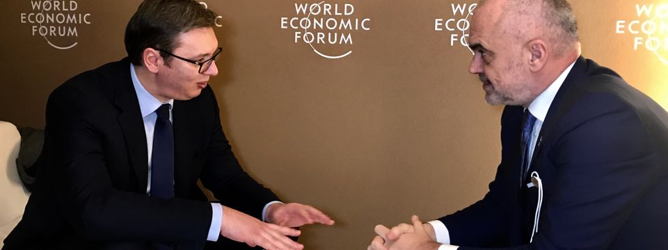 vucic_rama_davos.jpg