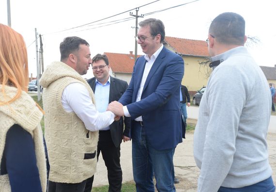 Predsednik Vučić u poseti Sremskom okrugu