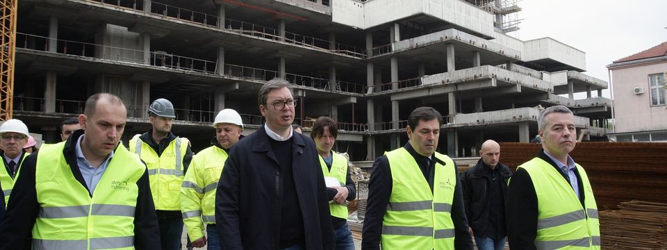Predsednik Vučić obišao radove na izgradnji i rekonstrukciji Kliničkog centra Srbije
