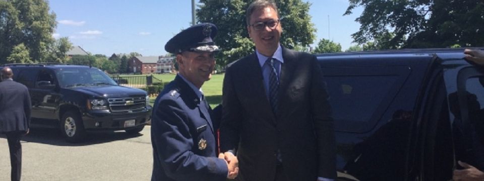 Председник Вучић састао се данас у Вашингтону са генералом Џозефом Ленгијелом