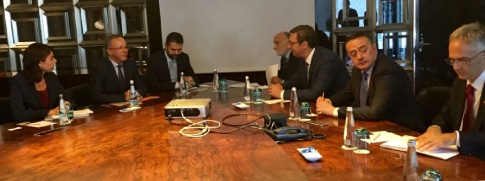 Председник  Вучић састао се данас у Истанбулу са представницима компаније Тај група