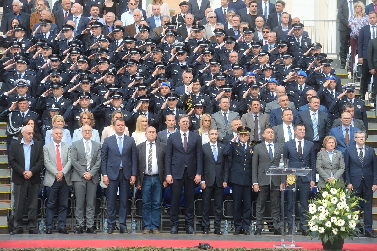 Председник Вучић на свечаној промоцији полазника Центра за основну полицијску обуку и дипломираних студената Криминалистичко полицијског универзитета