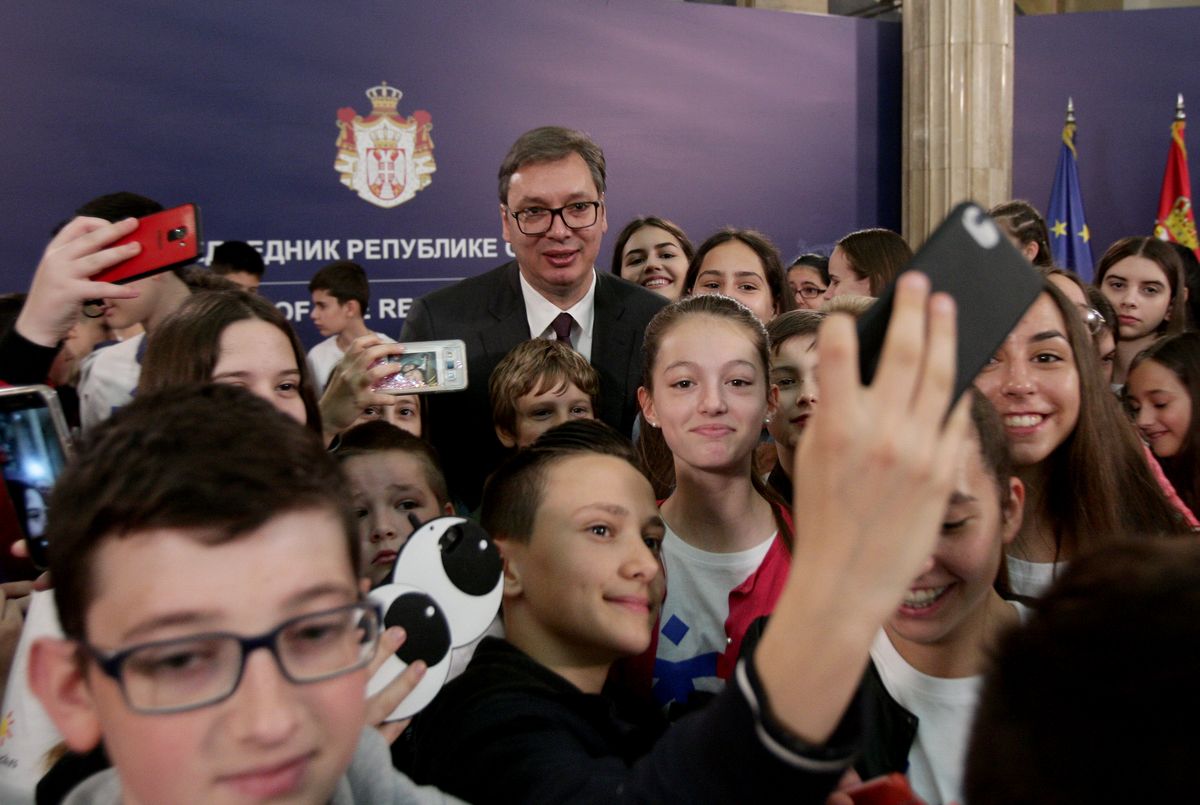 Председник Републике Србије Александар Вучић са децом српског порекла