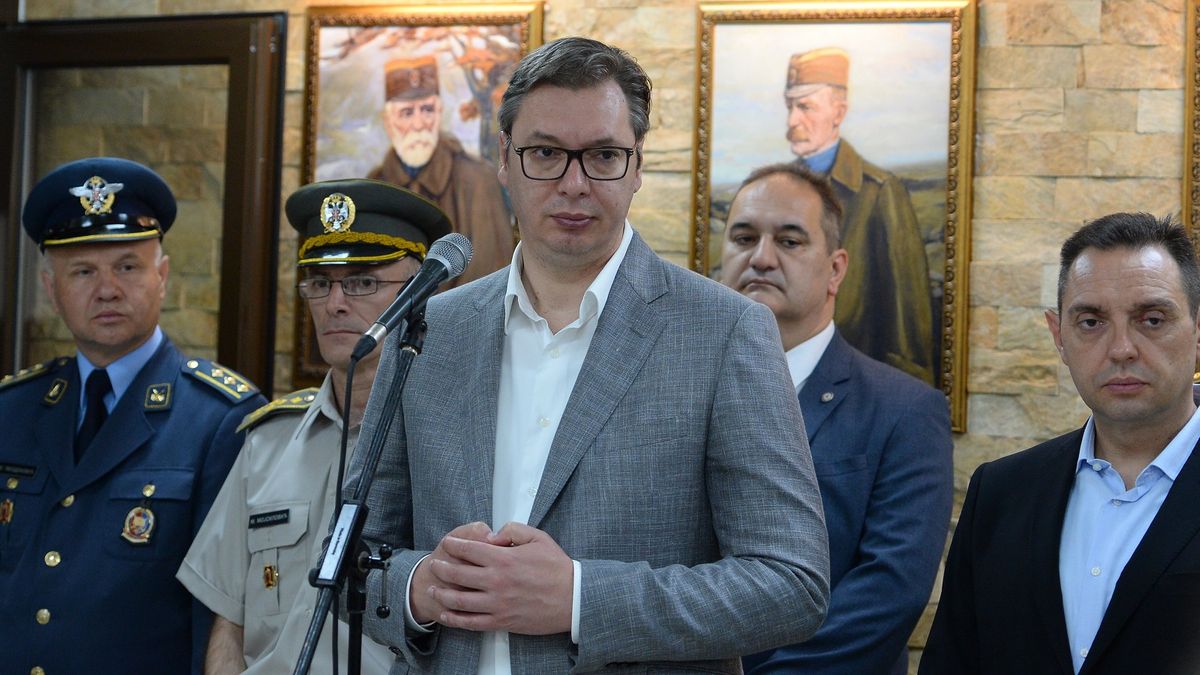 Predsednik Vučić obišao rekonstruisani internat Vojne gimnazije