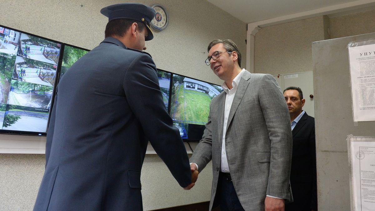 Predsednik Vučić obišao rekonstruisani internat Vojne gimnazije