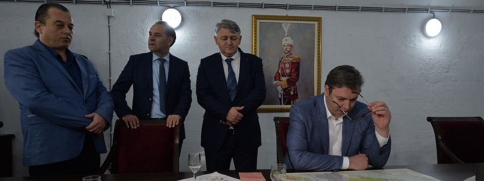 Председник Вучић обишао подземни град Карађорђевића у Малом Зворнику