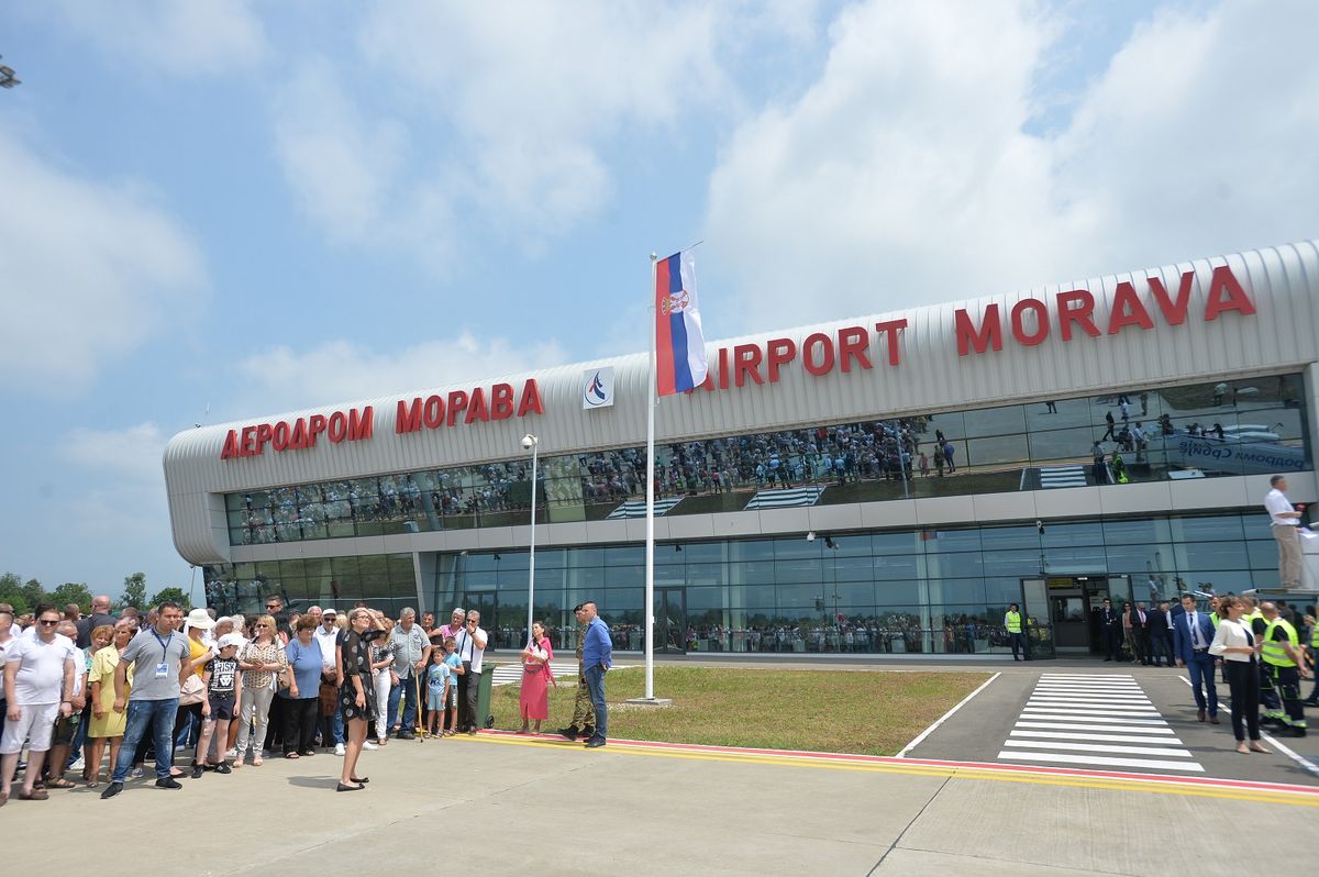 Predsednik Republike Srbije Aleksandar Vučić prisustvuje svečanosti povodom  otvaranja mešovitog vojno-civilnog aerodroma za međunarodni vazdušni saobraćaj “Morava” kod Kraljeva