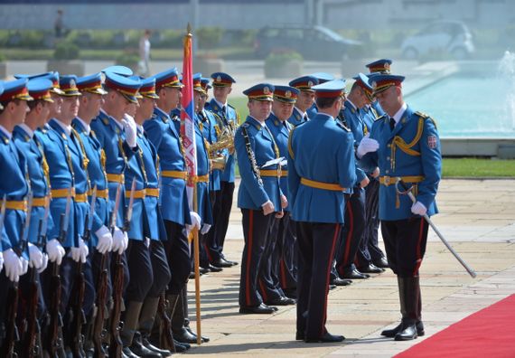 Свечани дочек испред Палате Србија