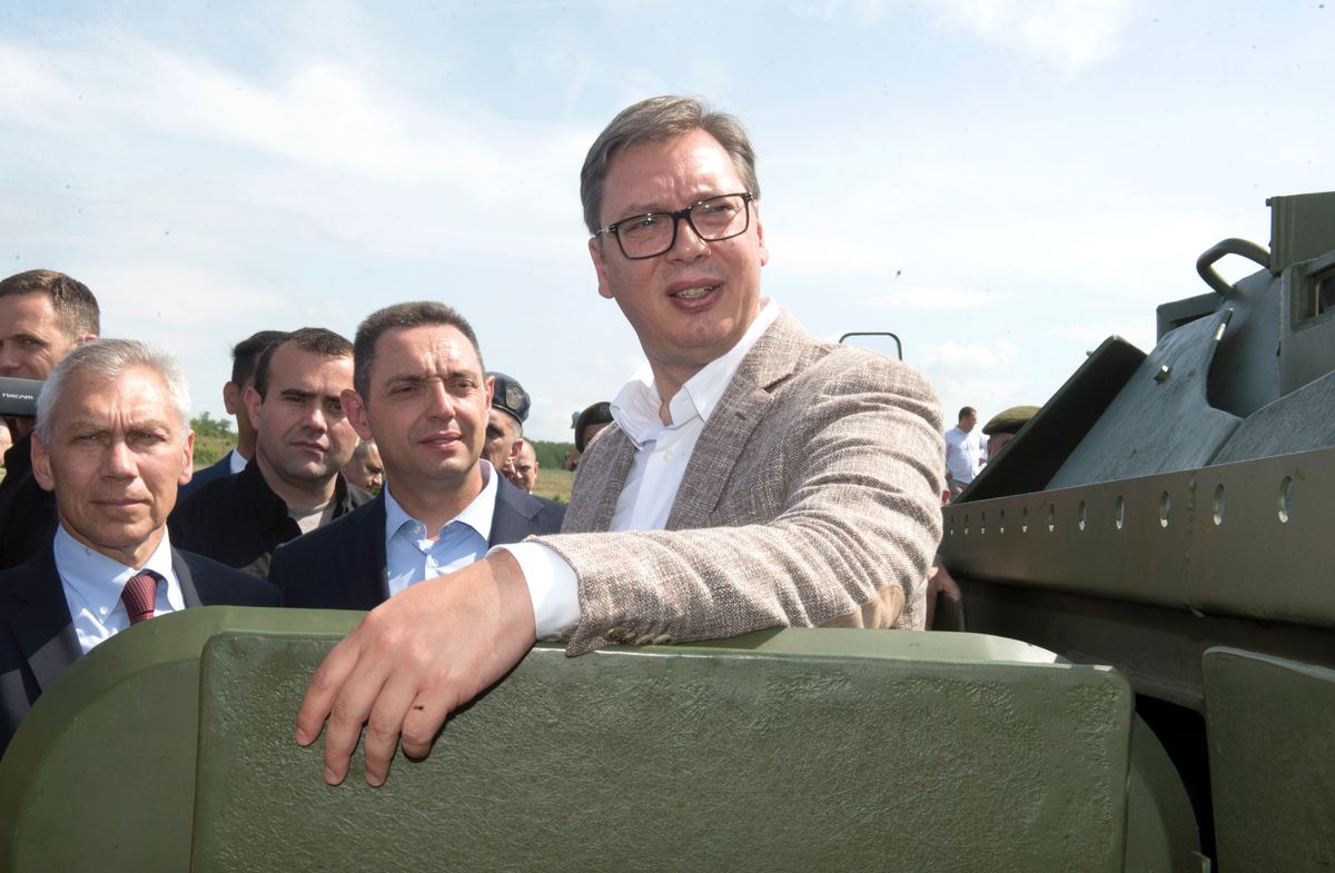 Predsednik Vučić prisustvovao prikazu novih oklopno-izviđačkih vozila Vojske Srbije