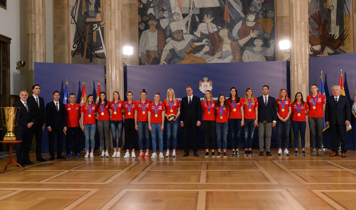 Predsednik Vučić primio žensku odbojkašku reprezentaciju Srbije