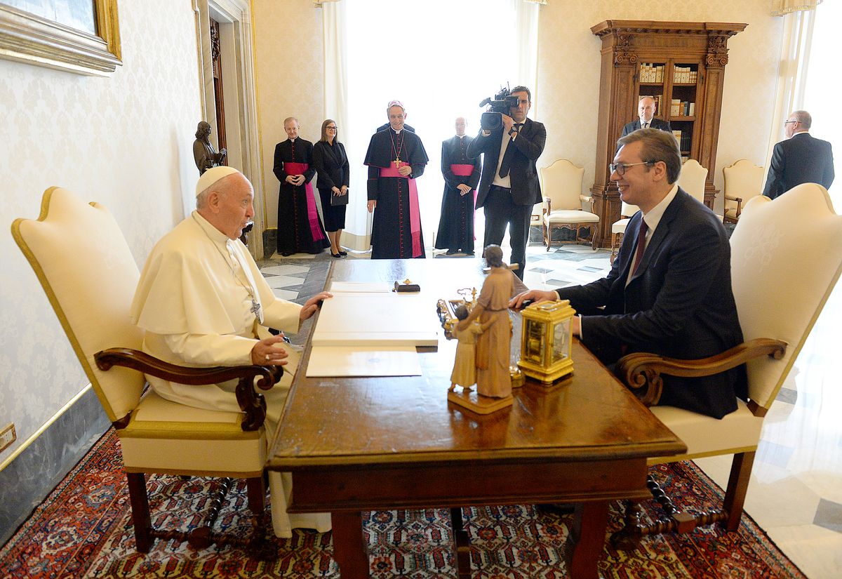 Predsednik Vučić sastao se sa Njegovom svetošću papom Franciskom