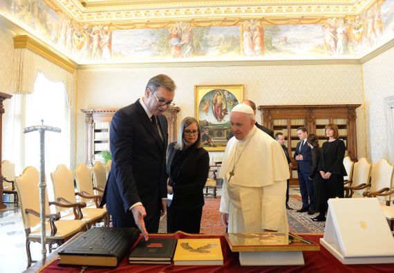 Predsednik Vučić sastao se sa Njegovom svetošću papom Franciskom