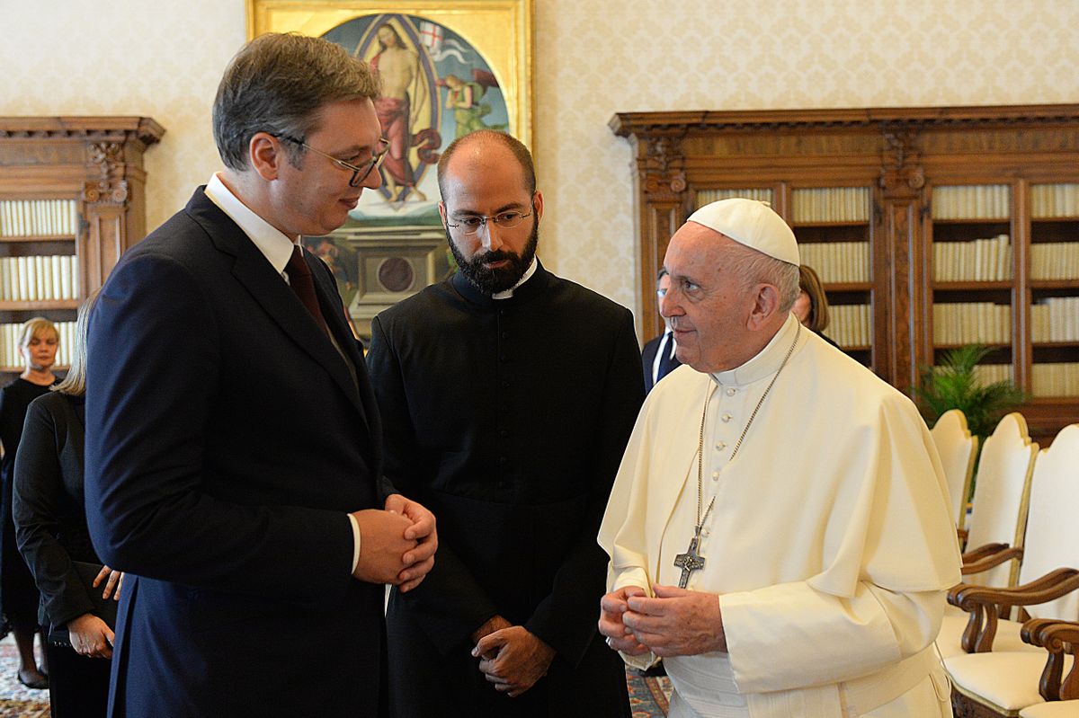 Predsednik Vučić sastao se sa Njegovom svetošću papom Franciskom