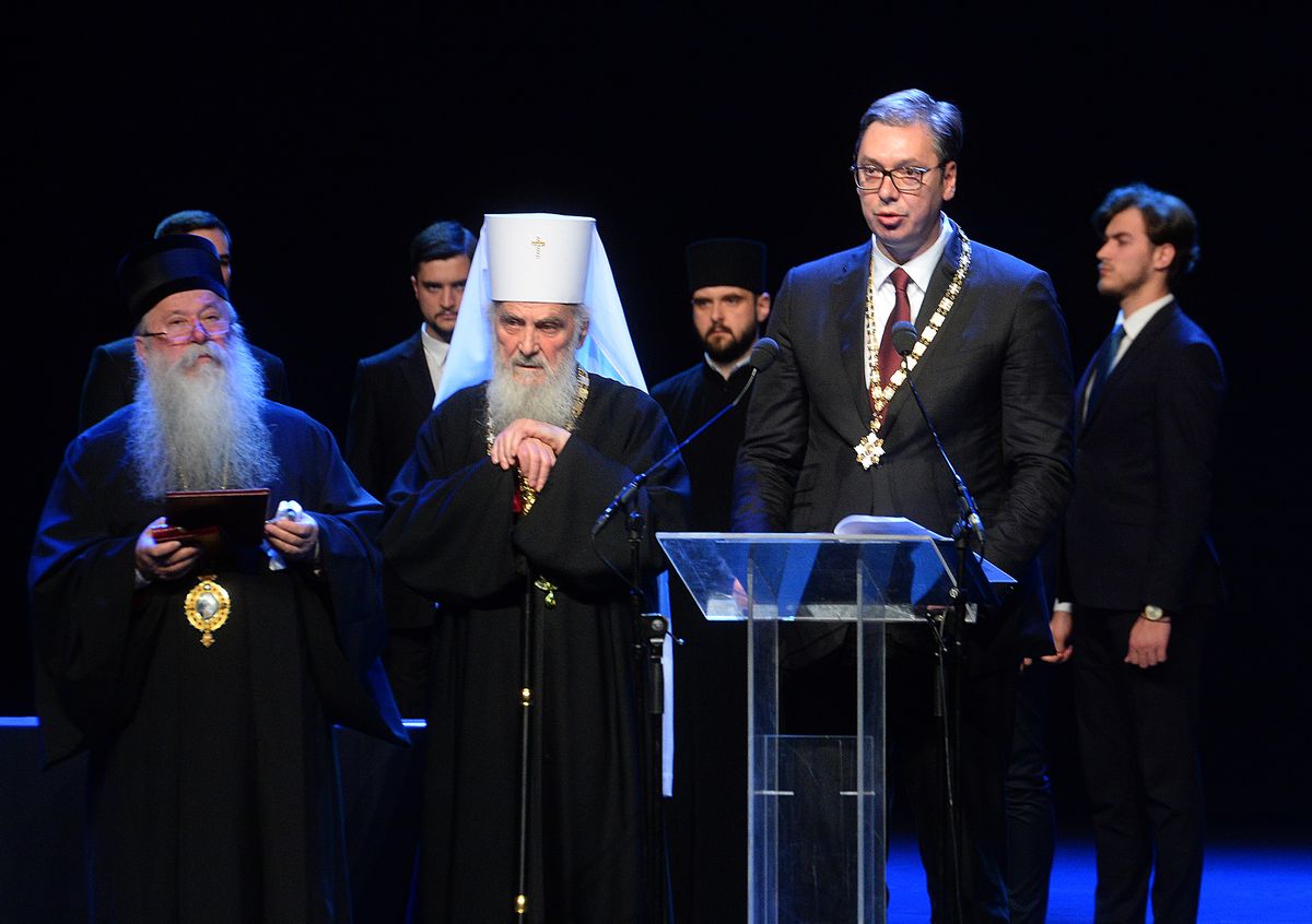 Predsednik Vučić odlikovan Ordenom Svetog Save prvoga stepena