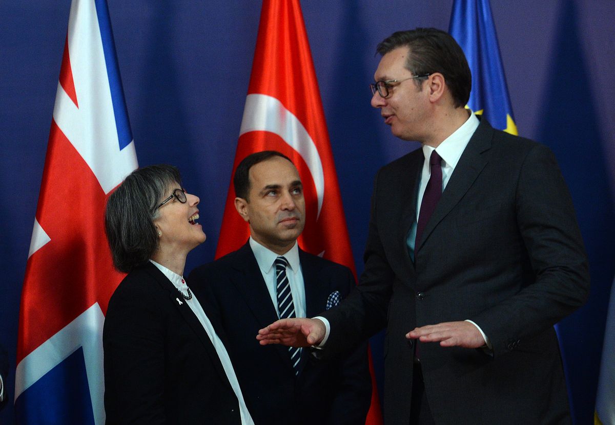 Predsednik Vučić prisustvovao potpisivanju ugovora za izgradnju Moravičkog koridora