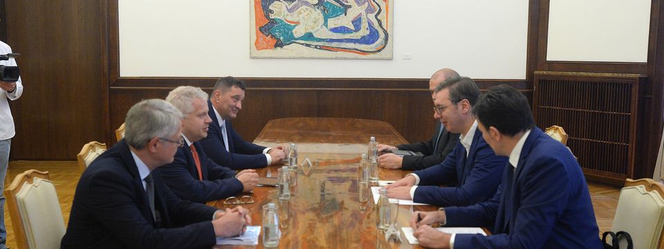 Predsednik Vučić sastao se sa delegacijom finske kompanije Nokija