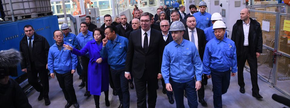 Председник Вучић обишао фабрику MEI TA Europe у Обреновцу