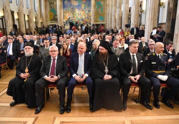 Председник Вучић  уручио одликовања поводом Дана државности