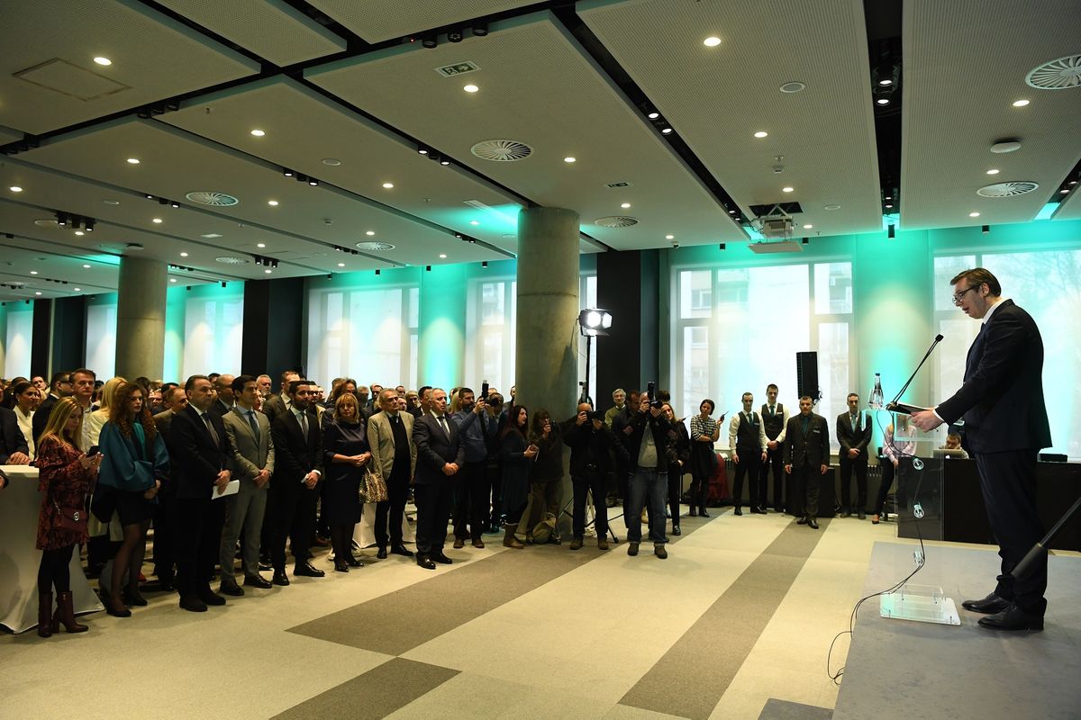 Predsednik Vučić prisustvovao svečanom otvaranju hotela „Mona Plaza”