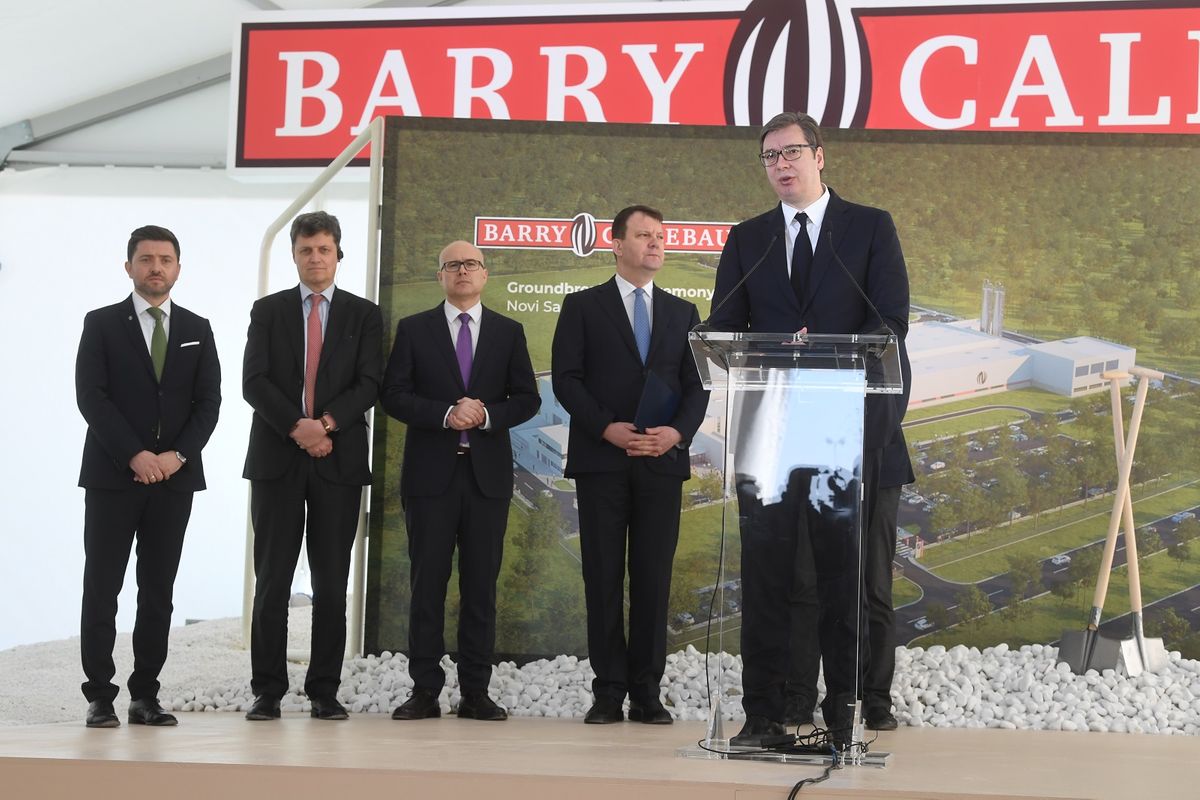 Председник Вучић присуствовао свечаном постављању камена темељца за изградњу нове фабрике компаније „Barry Callebaut“