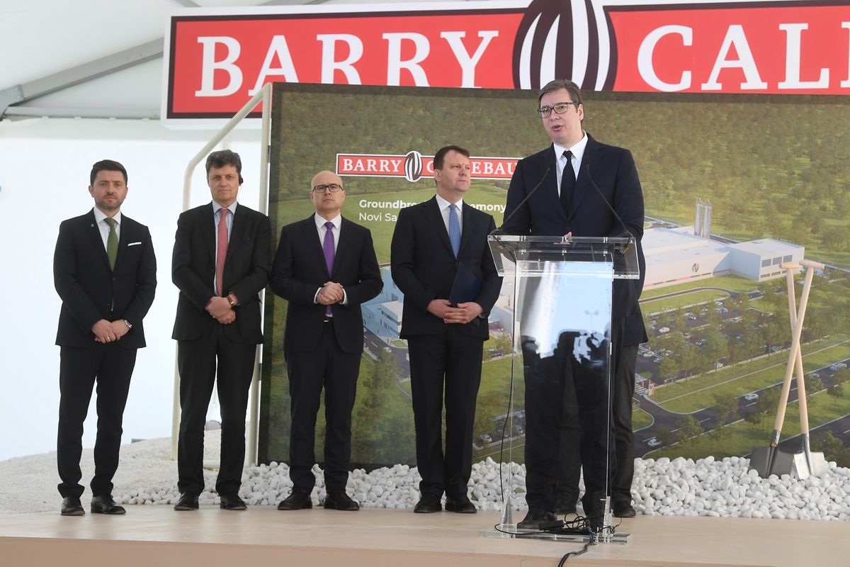 Predsednik Vučić prisustvovao svečanom postavljanju kamena temeljca za izgradnju nove fabrike kompanije „Barry Callebaut“