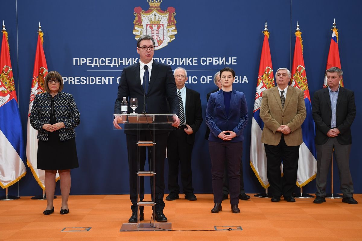 Председник Вучић председавао састанком Кризних штабова