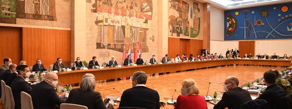 Obraćanje predsednika Vučića nakon sastanka Kriznih štabova sa lekarima iz NR Kine