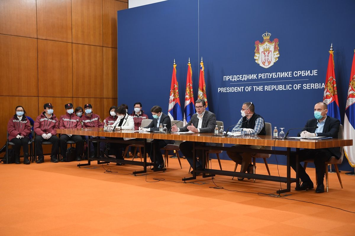 Обраћање председника Вучића након састанка Кризних штабова са лекарима из НР Кине