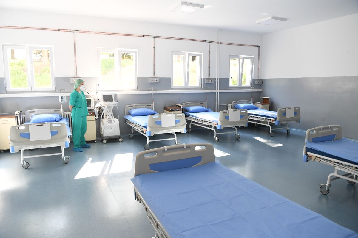 Председник Вучић присуствовао отварању нове болнице у Војномедицинском центру „Карабурма“