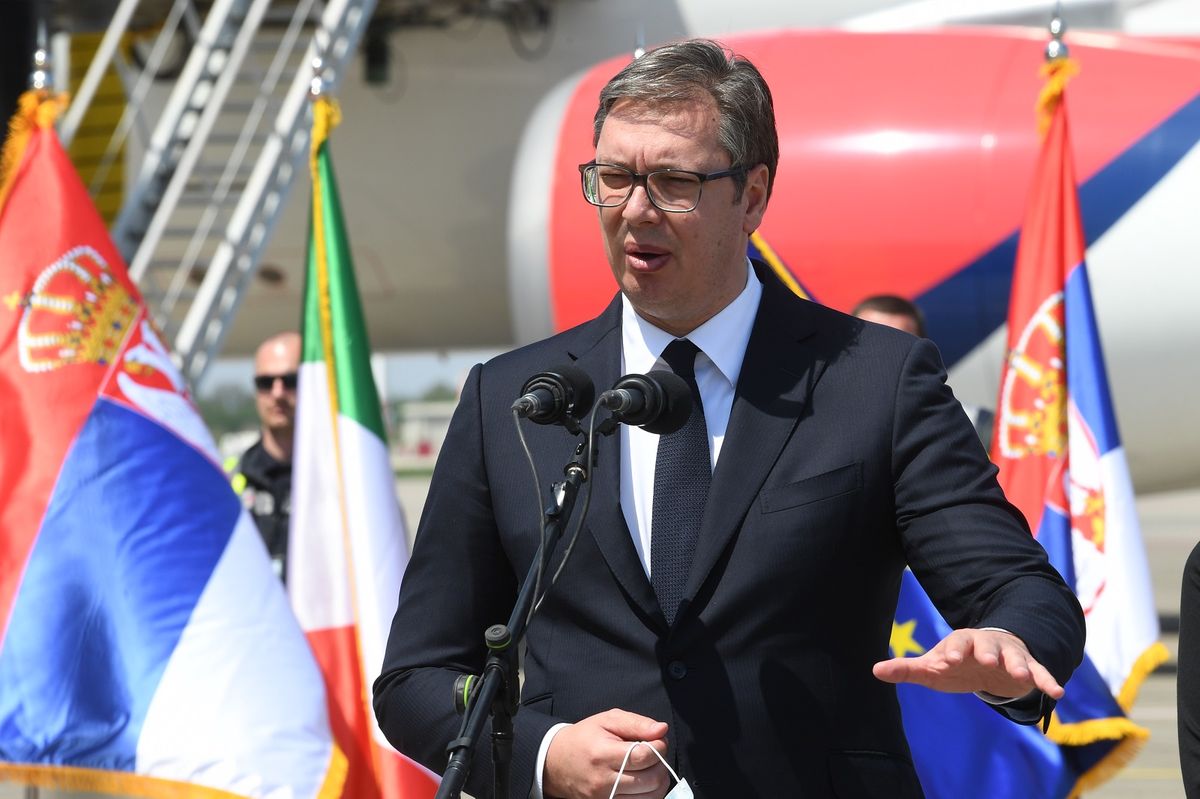 Predsednik Vučić prisustvovao otpremanju medicinske opreme Republici Italiji