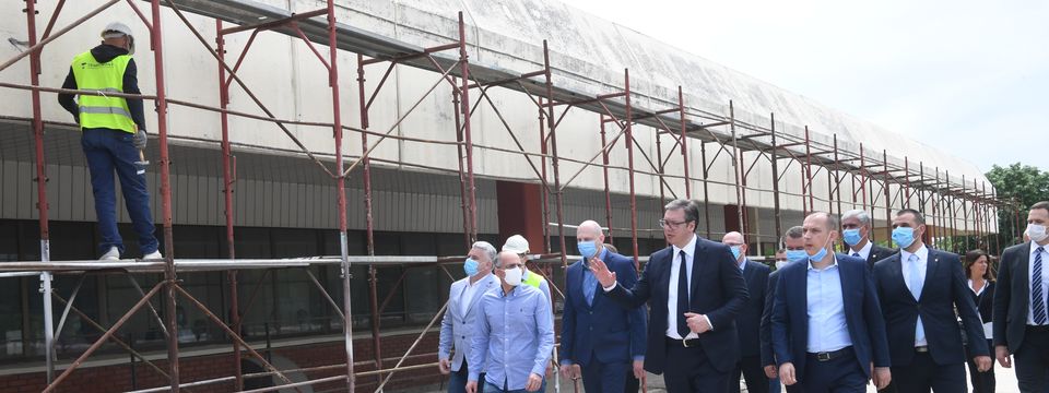 Predsednik Vučić obišao radove na rekonstrukciji Zdravstvenog centra Prokuplje