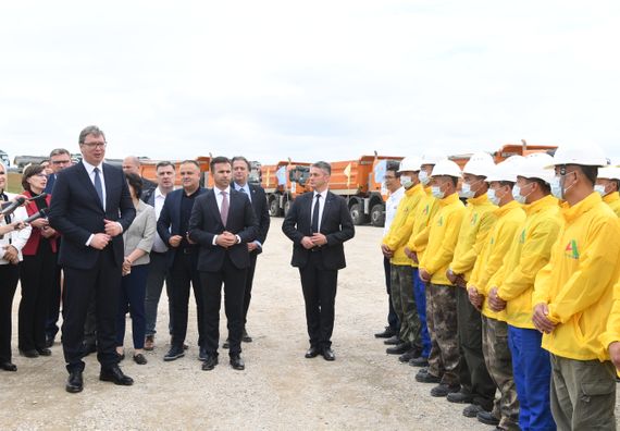 Predsednik Vučić obišao početak radova na izgradnji saobraćajnice Lajkovac - Iverak