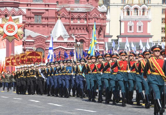 Председник Вучић присуствовао Војној паради у Москви