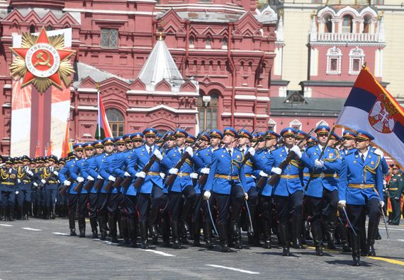 Председник Вучић присуствовао Војној паради у Москви