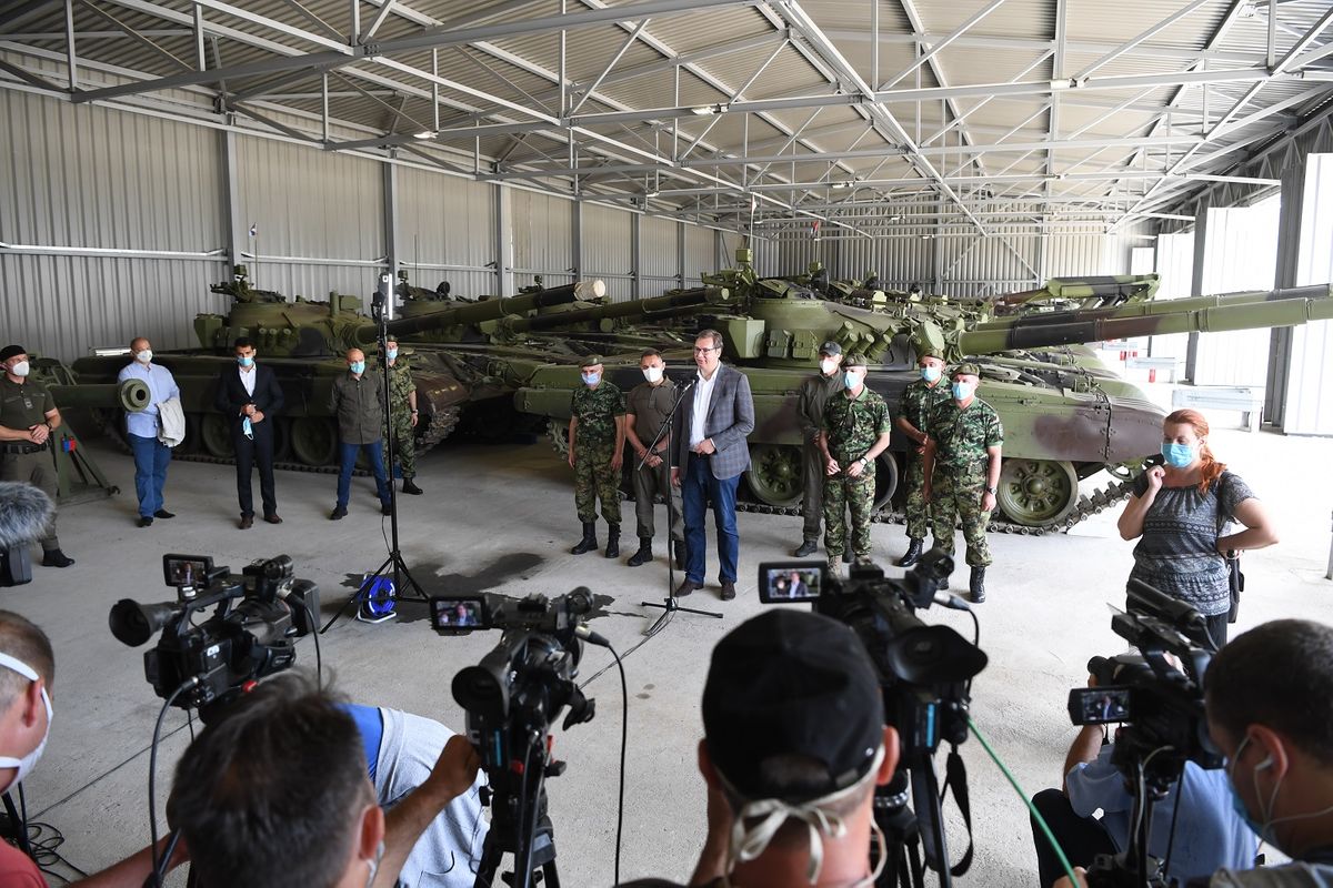 Predsednik Vučić obišao 15. tenkovski bataljon Prve brigade kopnene vojske