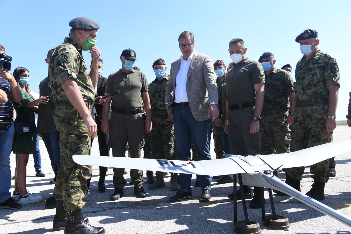Председник Вучић присуствовао приказу способности дела јединица Војске Србије
