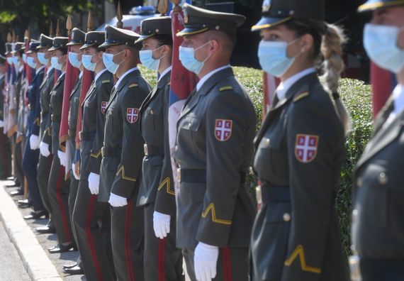 Председник Вучић присуствовао свечаној промоцији најмлађих официра Војске Србије