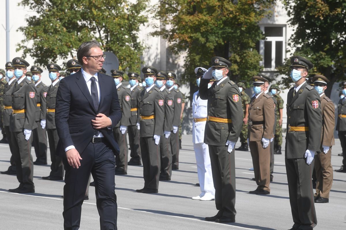 Председник Вучић присуствовао свечаној промоцији најмлађих официра Војске Србије