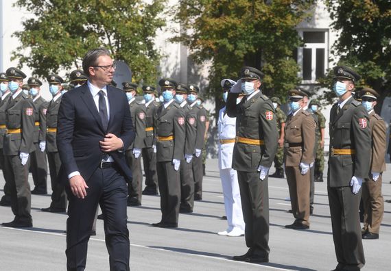 Председник Вучић присуствовао свечаној промоцији најмлађих официра Војске Србије