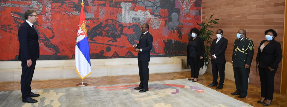 Predsednik Vučić primio akreditivna pisma novoimenovanog ambasadora Republike Angola
