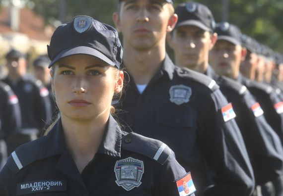 Predsednik Vučić prisustvovao svečanoj promociji 23. i 24. klase polaznika Centra za osnovnu policijsku obuku