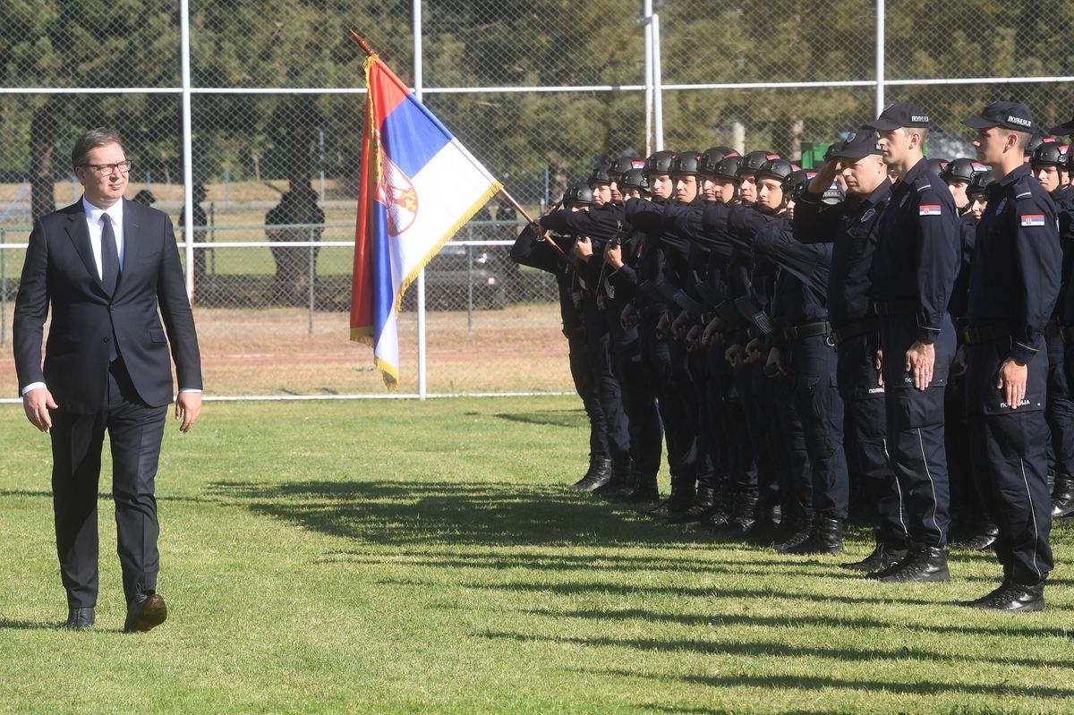 Predsednik Vučić prisustvovao svečanoj promociji 23. i 24. klase polaznika Centra za osnovnu policijsku obuku