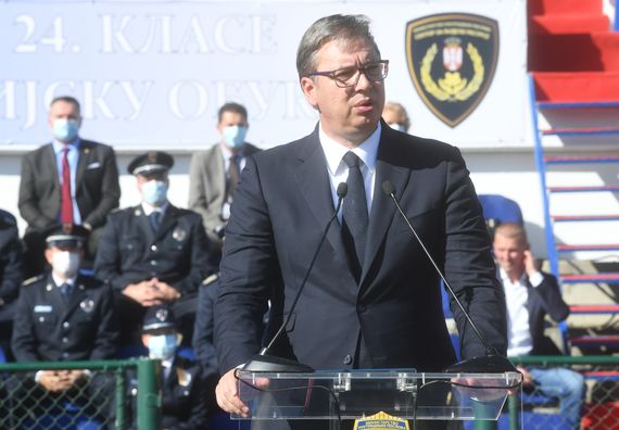Predsednik Vučić prisustvovao svečanoj promociji 23. i 24. klase polaznika Centra za osnovnu policijsku obuku
