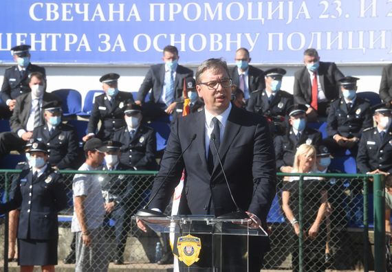 Predsednik Vučić prisustvovao svečanoj promociji 23. i 24. klase polaznika Centra za osnovnu policijsku obuku