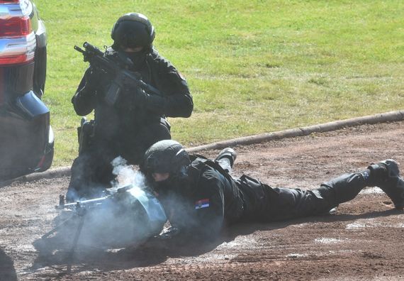 Председник Вучић присуствовao свечаној промоцији 23. и 24. класе полазника Центра за основну полицијску обуку